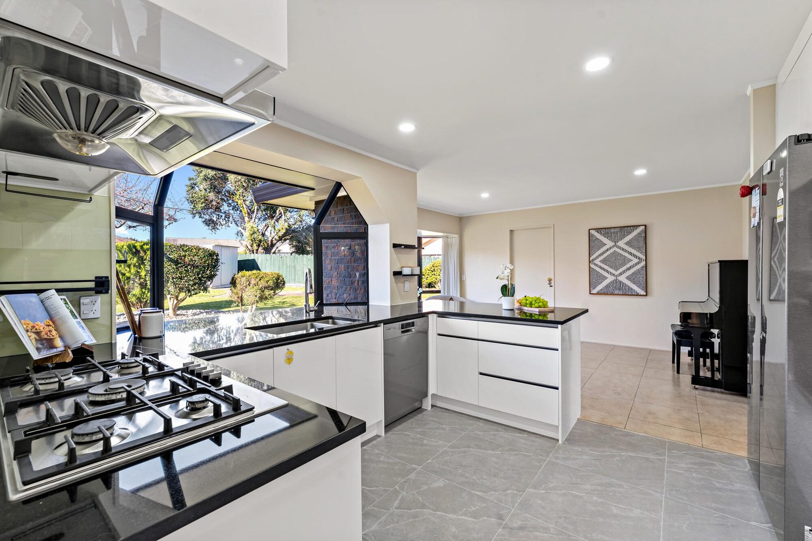 61 Matterhorn Crescent, Northpark, photo 4