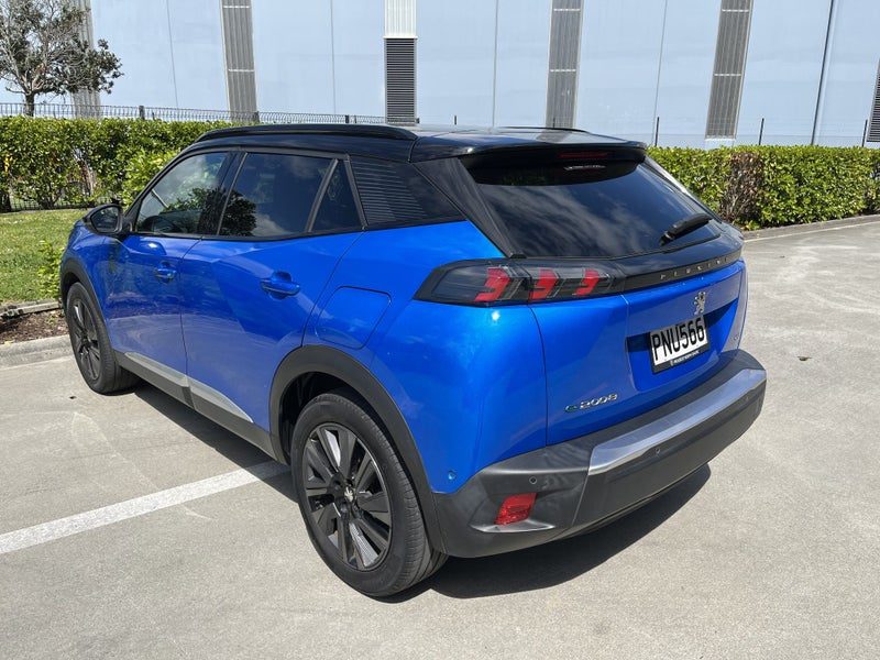 2022 Peugeot 2008 GT Electric 50KWH/EV Sunroof, photo 3