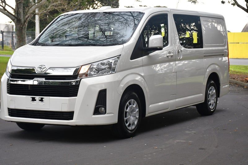 2025 Toyota Hiace ZR GVN 2.8 Diesel 5 Seater