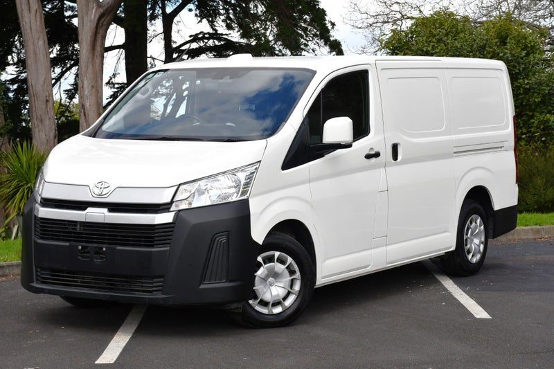 2024 Toyota Hiace ZR GVN 2.8 Diesel Auto