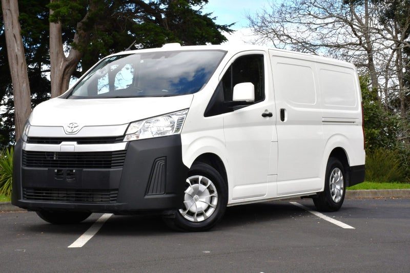 2024 Toyota Hiace ZR GVN 2.8 Diesel Auto, photo 2