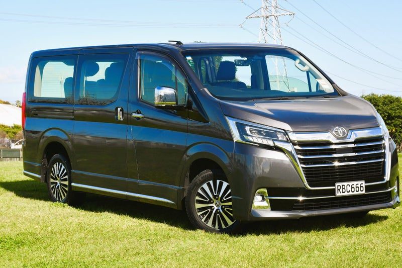 2019 Toyota Granvia LUXURY VX 6 SEATER, photo 2