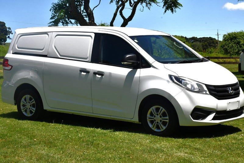 2018 LDV G10 Manual diesel cargo barrier