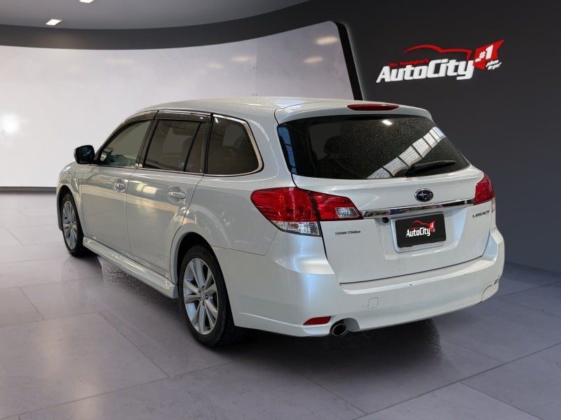 2012 Subaru Legacy, photo 2