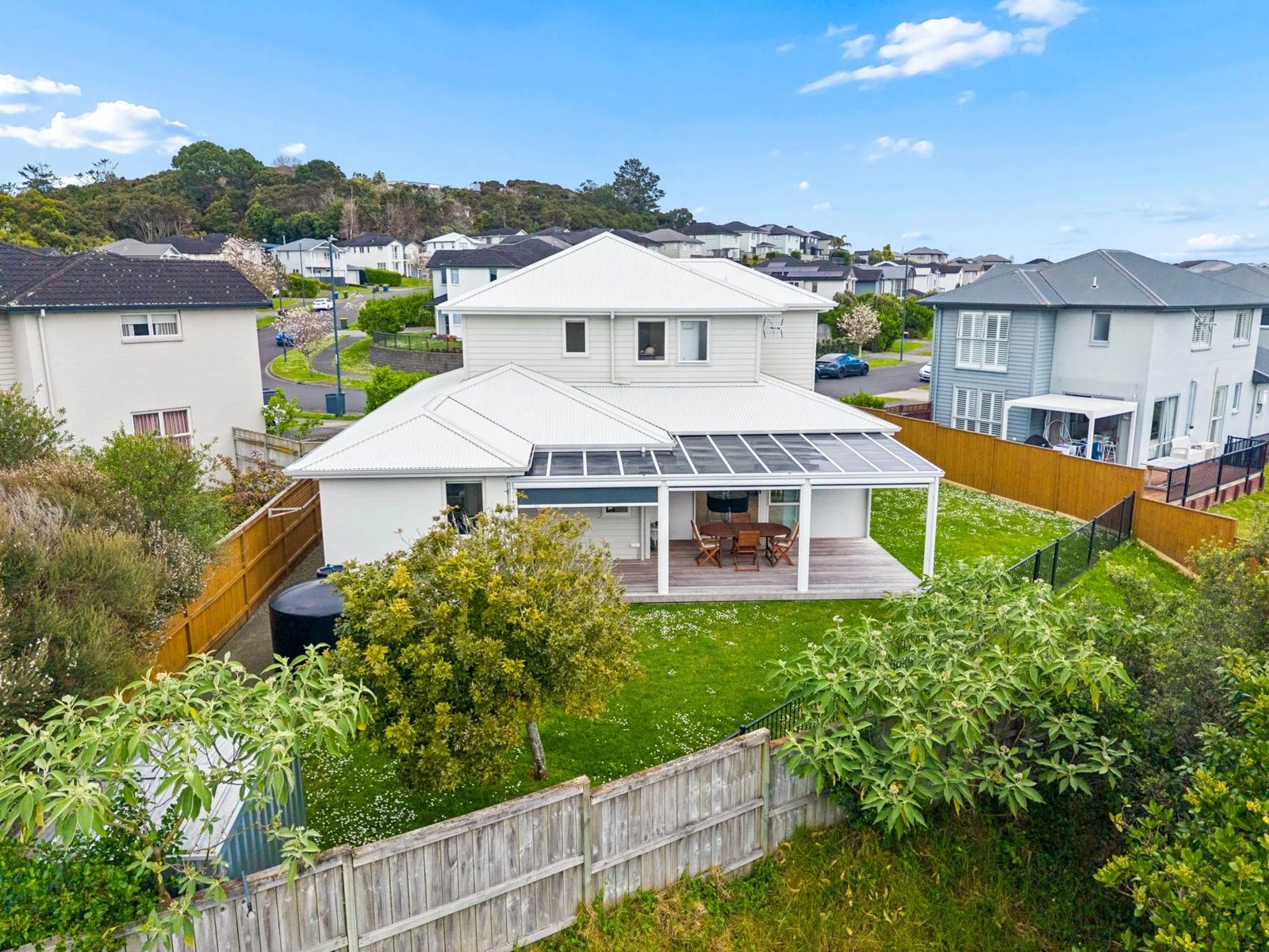 77 Mackay Drive, Greenhithe, photo 3