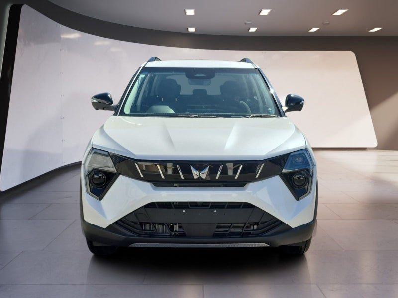 2026 Mahindra XUV 3XO Ax5l 1.2Pt/6At, photo 2