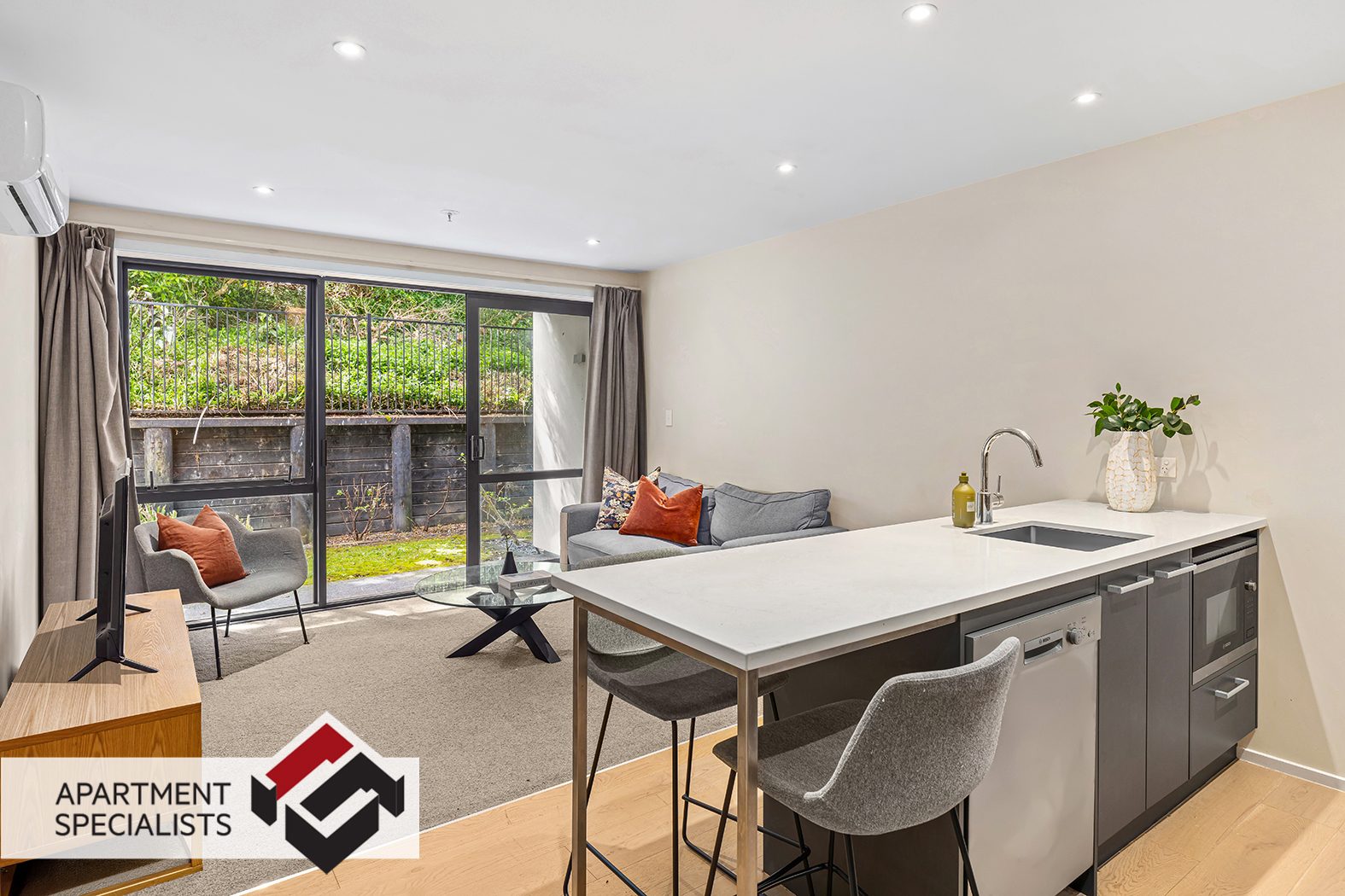 69 Hall Avenue, Mangere, photo 2