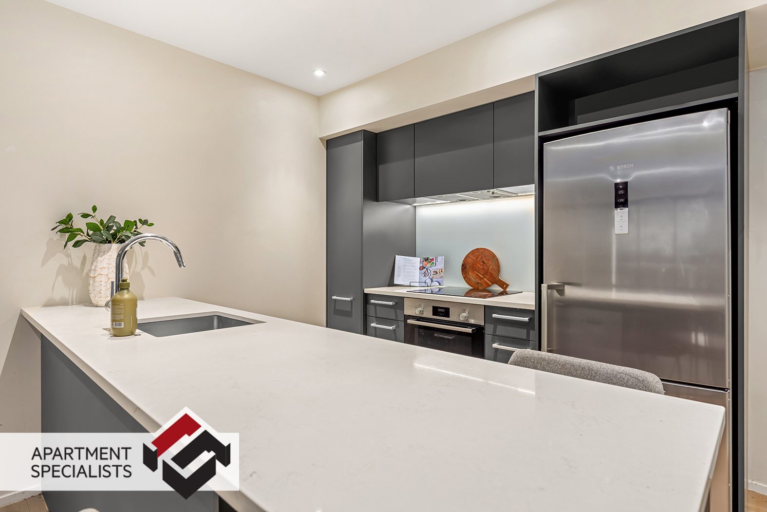 69 Hall Avenue, Mangere, photo 8