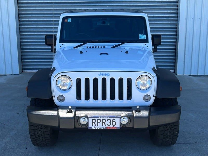 2016 Jeep Wrangler 4WD Sport Unlimited, photo 2
