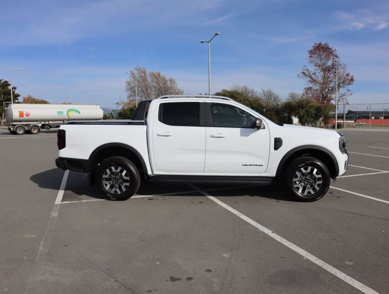 2026 Ford Ranger WILDTRAK HYBRID, photo 2