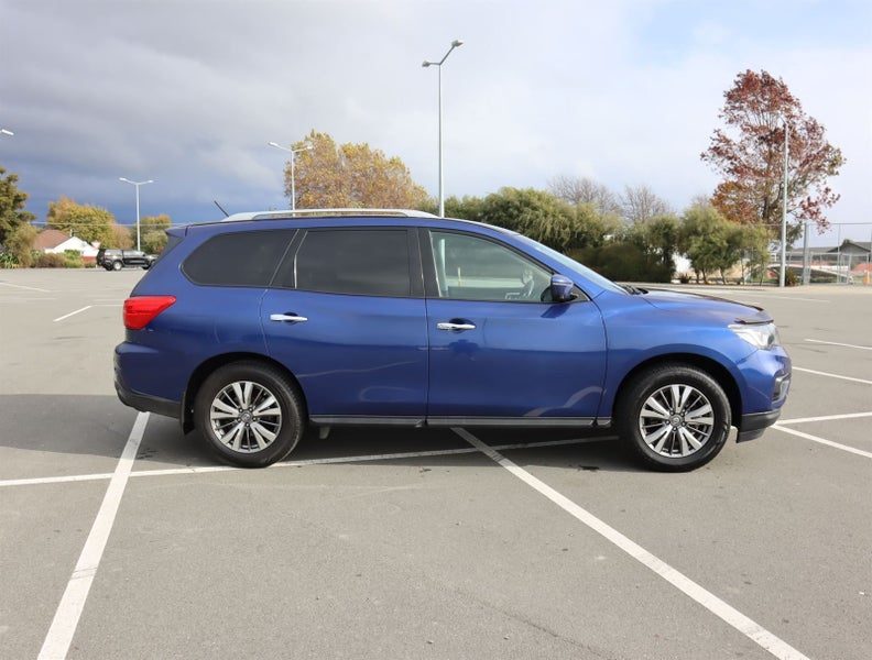 2018 Nissan Pathfinder ST-L, photo 2