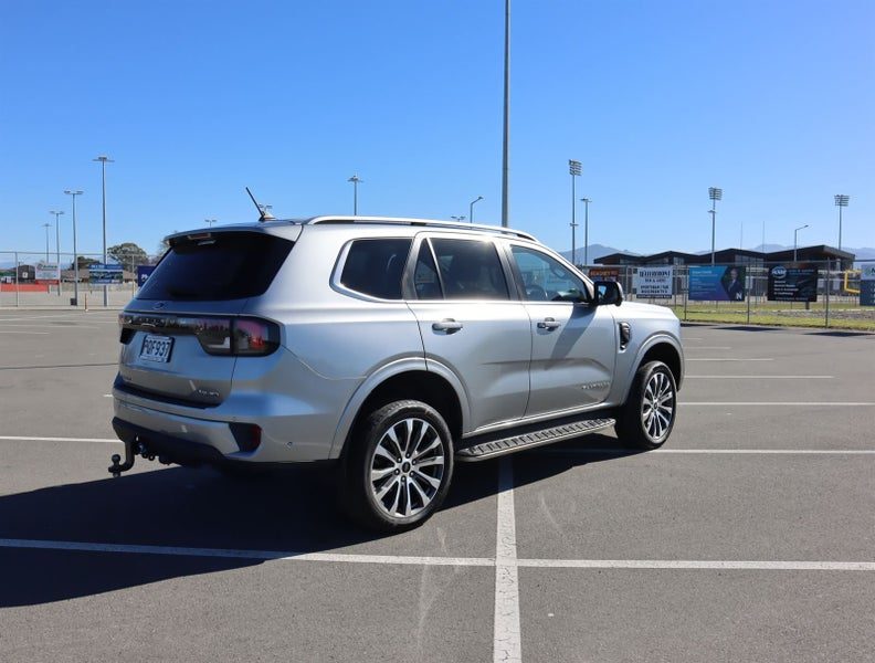 2022 Ford Everest PLATINUM, photo 3