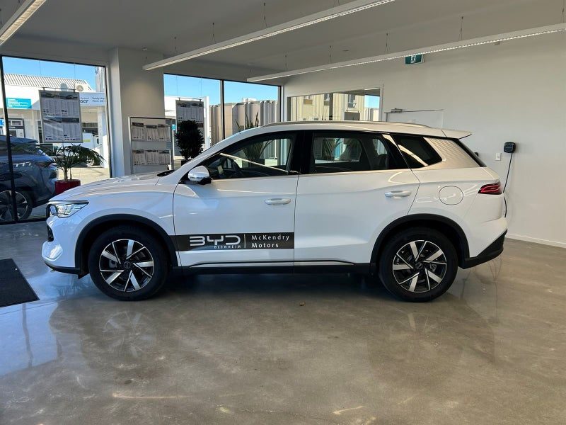2026 BYD Sealion 5 Premium PHEV SUV, photo 2