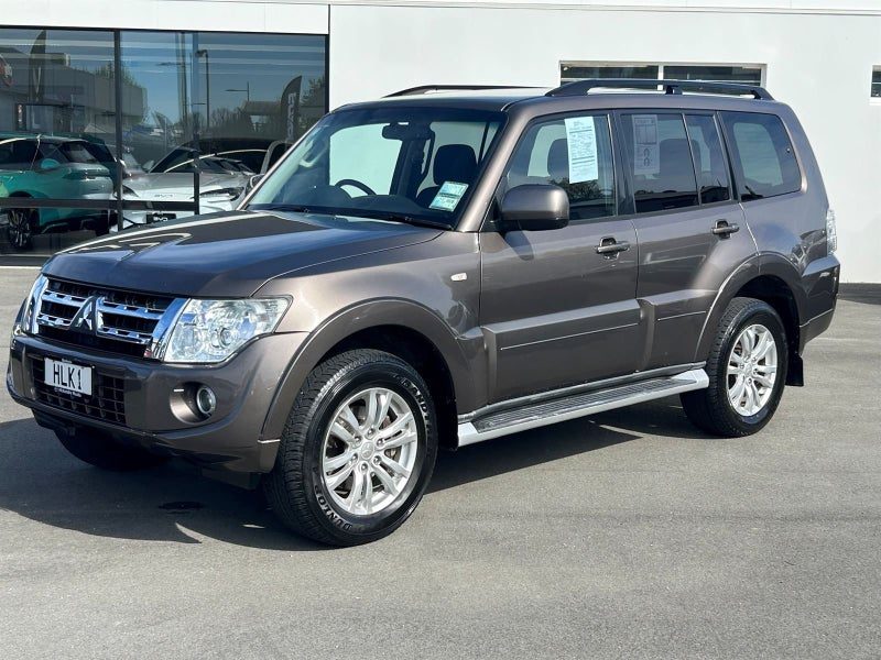 2014 Mitsubishi Pajero GLS, photo 2