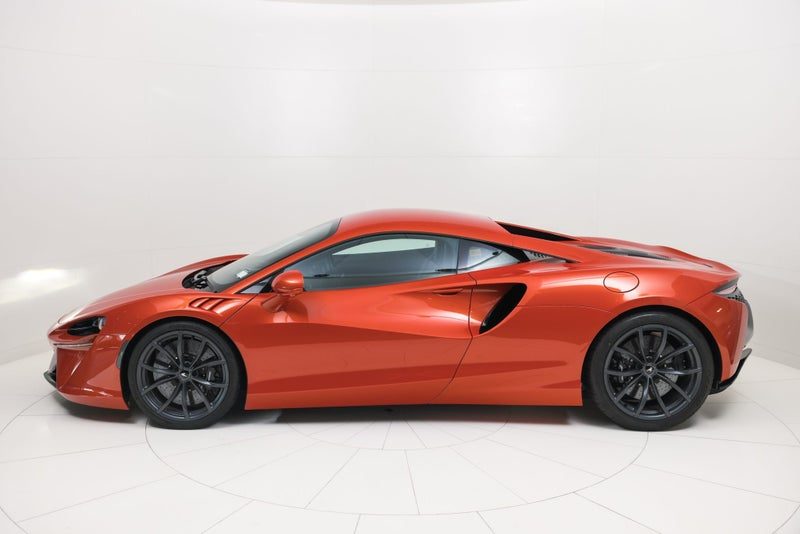 2022 McLaren Artura, photo 3