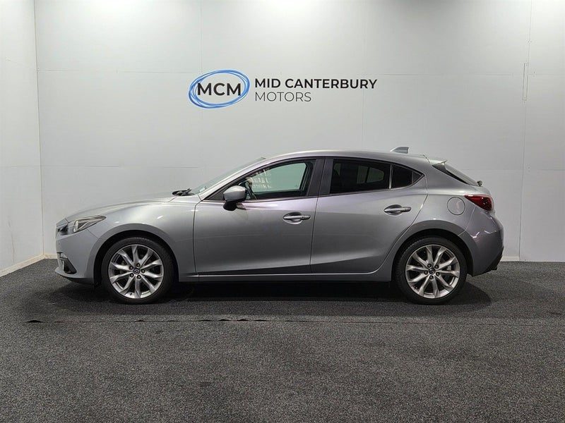 2014 Mazda Axela 2.0L Manual Hatchback, photo 2