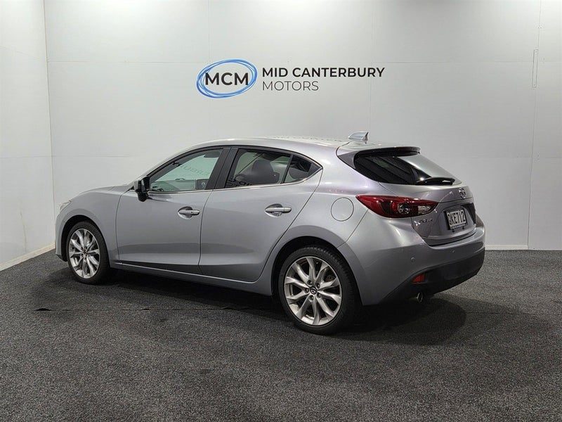 2014 Mazda Axela 2.0L Manual Hatchback, photo 3