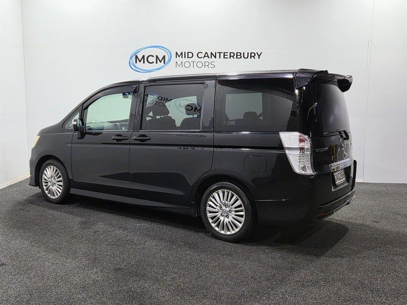2010 Honda Step Wagon, photo 3
