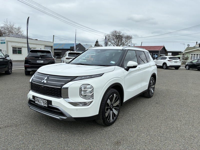2026 Mitsubishi Outlander XLS 7 Seater, photo 2