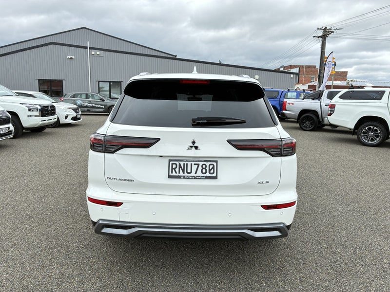 2026 Mitsubishi Outlander XLS 7 Seater, photo 3