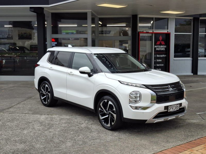 2024 Mitsubishi Outlander XLS 7 Seater