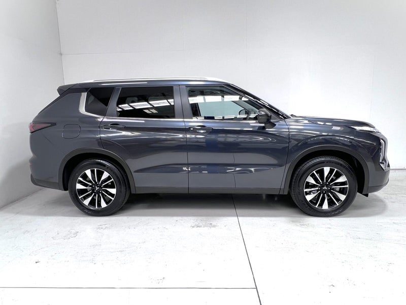 2026 Mitsubishi Outlander LS 5 Seater, photo 3