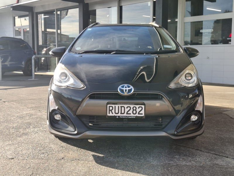 2015 Toyota Aqua X Urban, photo 2