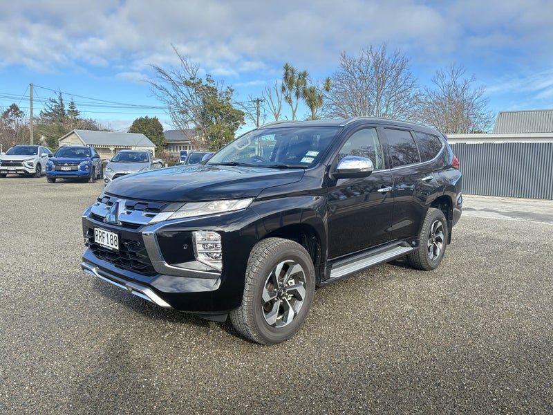 2026 Mitsubishi Pajero Sport VRX 7 Seater, photo 2