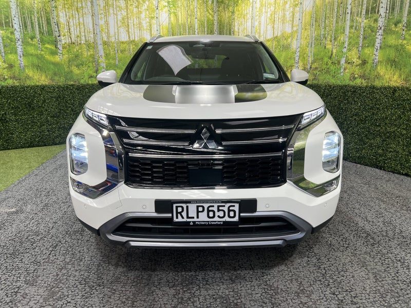 2025 Mitsubishi Outlander XLS 2.5P 2WD - 7 Seats, photo 2