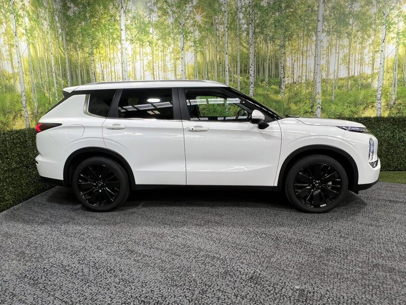 2025 Mitsubishi Outlander XLS 2.5P 2WD - 7 Seats, photo 3