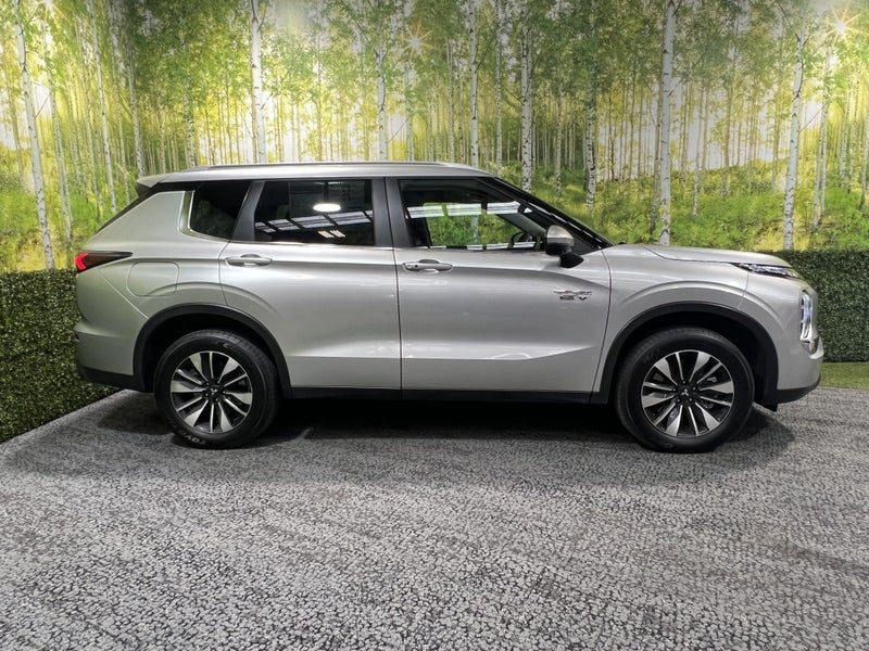 2026 Mitsubishi Outlander LS 5 Seater, photo 3
