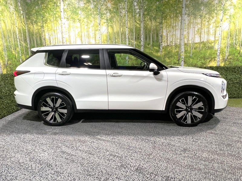 2026 Mitsubishi Outlander XLS 7 Seater, photo 3