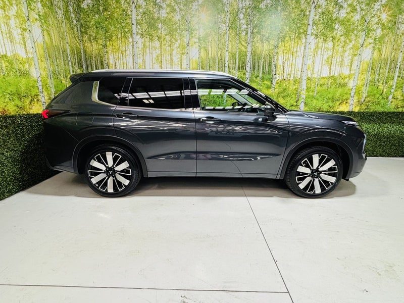 2026 Mitsubishi Outlander VRX 7 Seater, photo 3