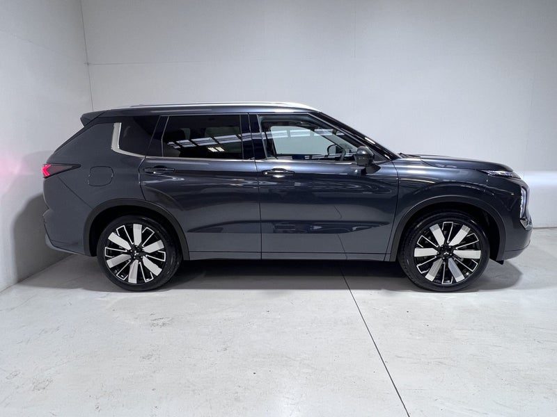 2026 Mitsubishi Outlander VRX 2.5 2WD 7 SEAT SUV, photo 3