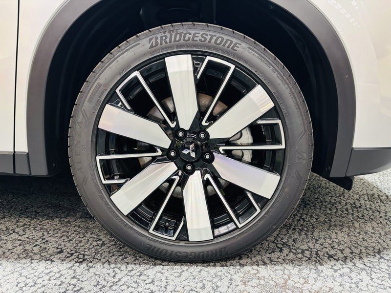 2026 Mitsubishi Outlander XLS 7 Seater, photo 3