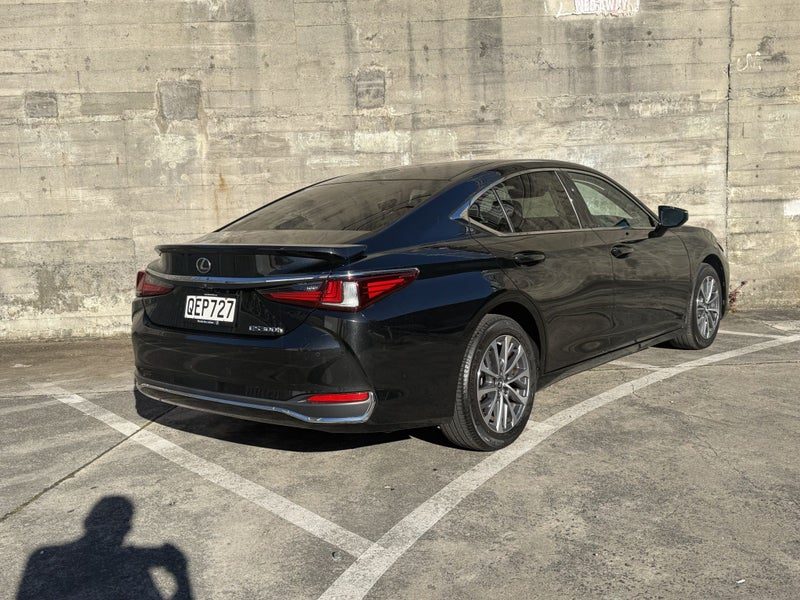2023 Lexus ES300H 2.5PH/HD, photo 3