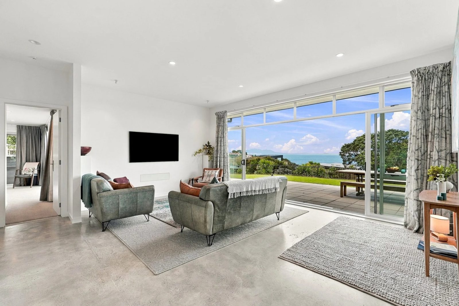33 Lax Crescent, Leigh, photo 12