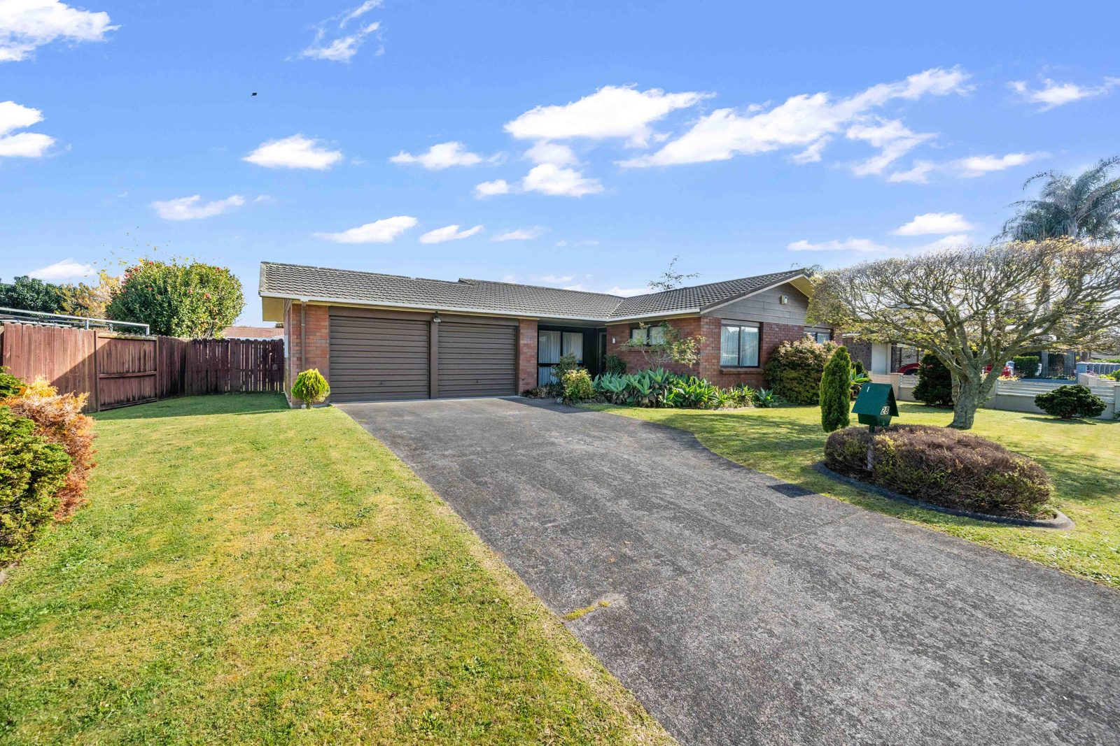 28 Evanda Crescent, Conifer Grove, photo 1