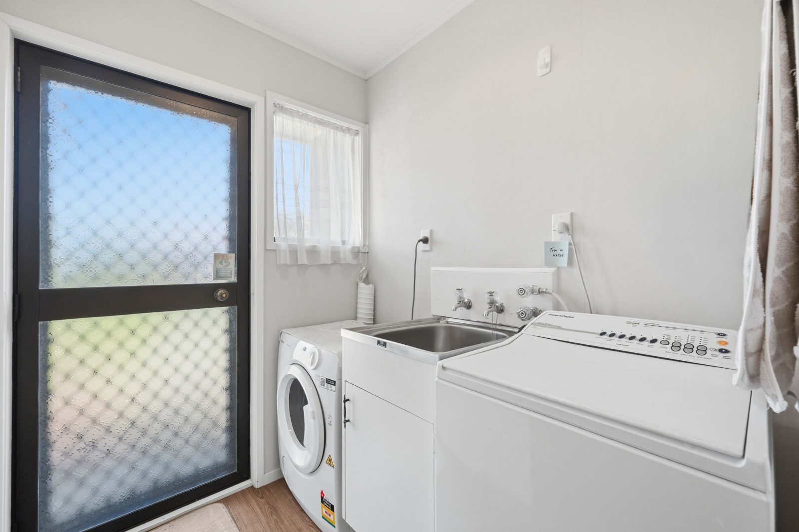 28 Evanda Crescent, Conifer Grove, photo 13