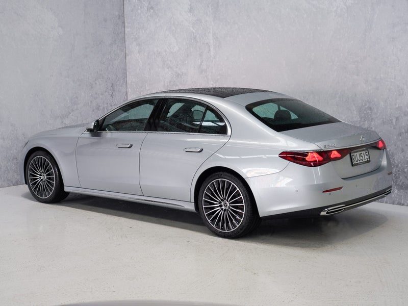 2026 Mercedes-Benz E 200, photo 2