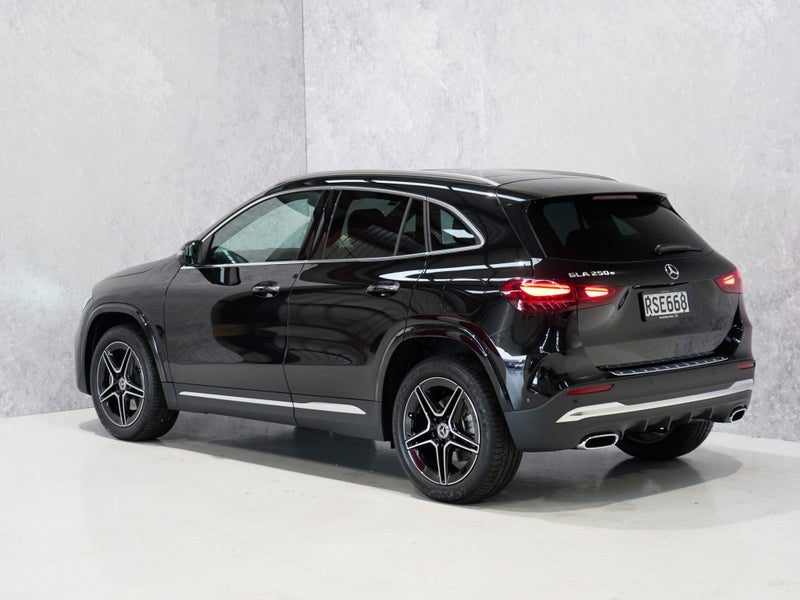 2026 Mercedes-Benz GLA 250 e Plug-In Hybrid, photo 2