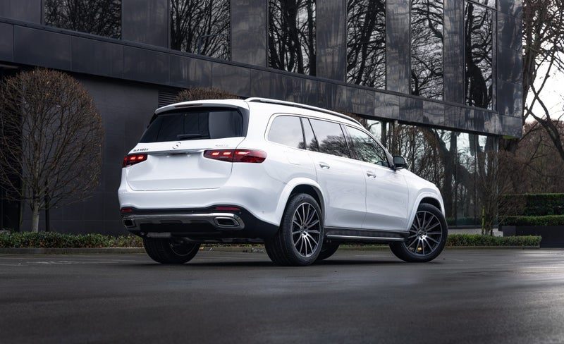 2026 Mercedes-Benz GLS 450 d AMG Line 4MATIC SUV, photo 2