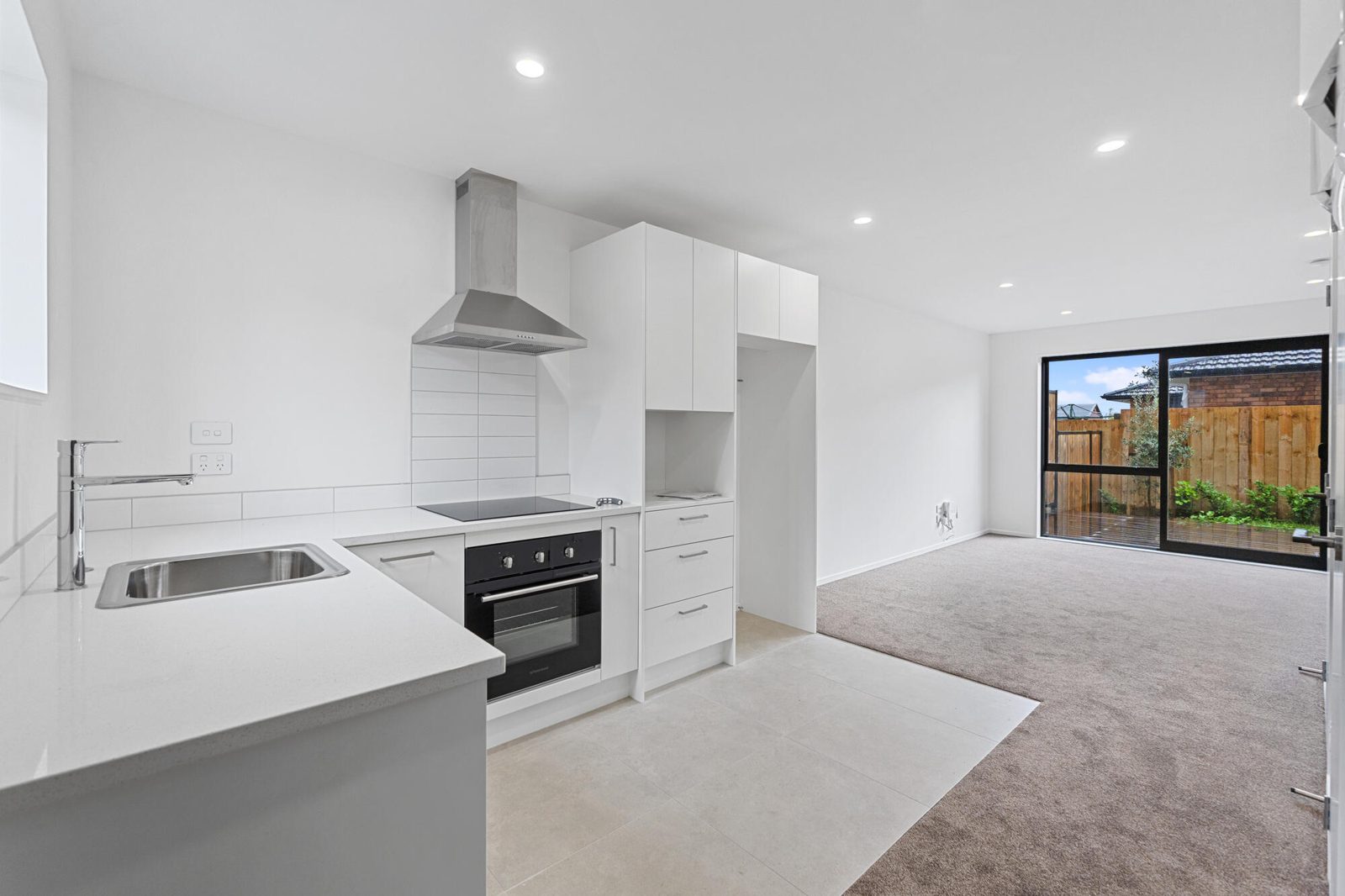 14 Raupeti Lane, Henderson, photo 11