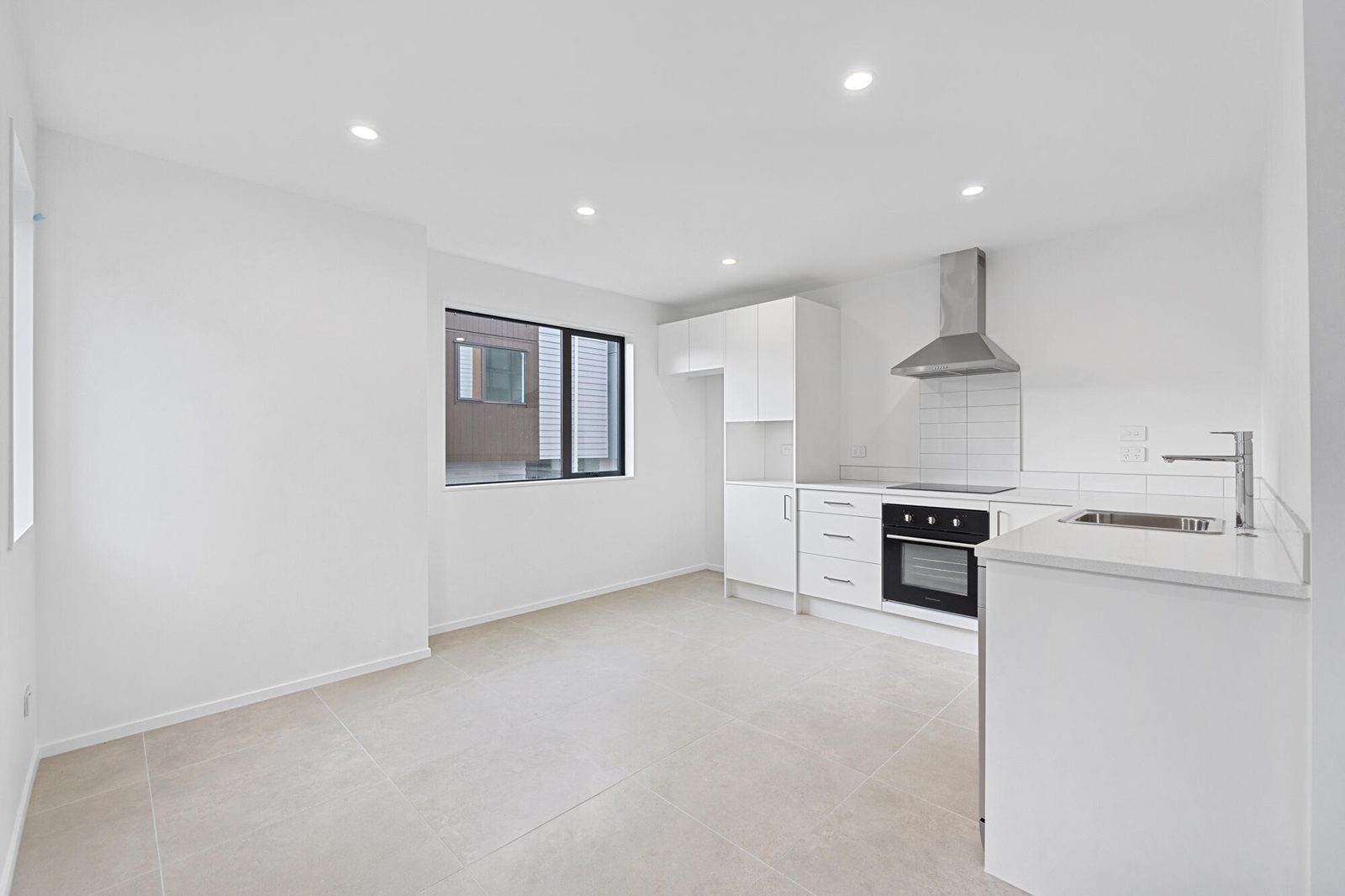 14 Raupeti Lane, Henderson, photo 12