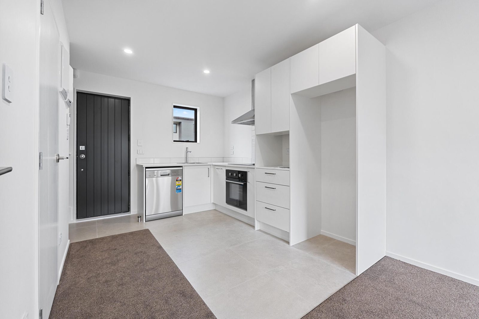 14 Raupeti Lane, Henderson, photo 3