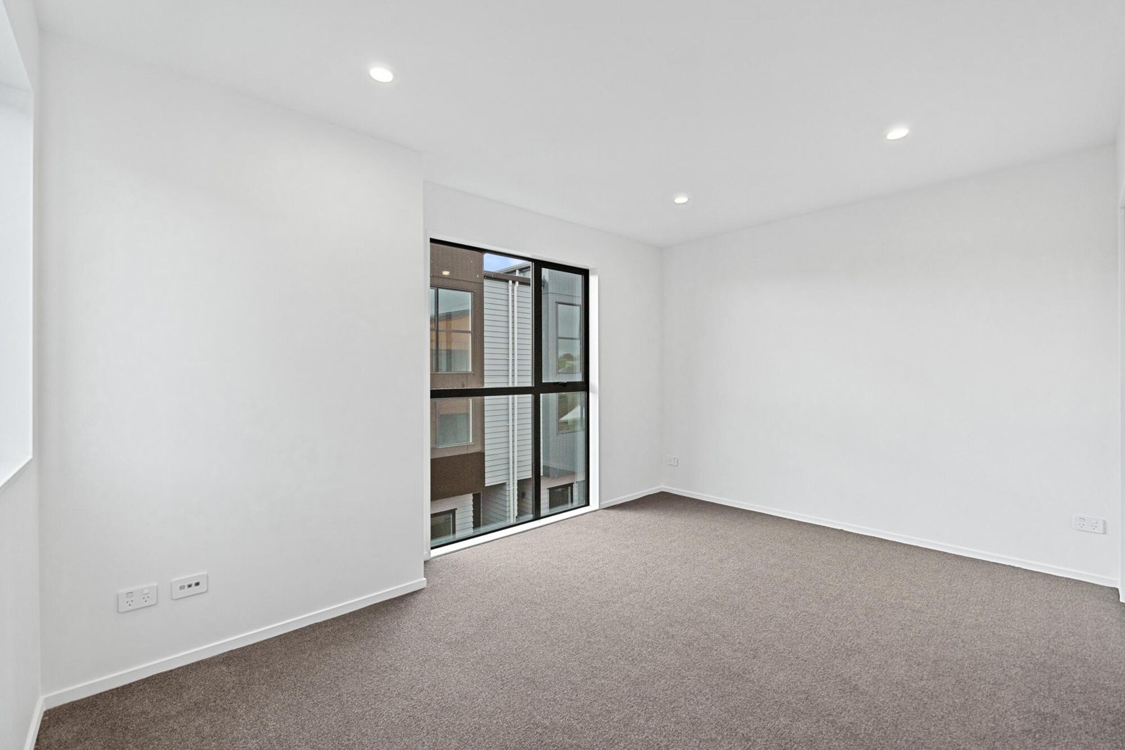 14 Raupeti Lane, Henderson, photo 4