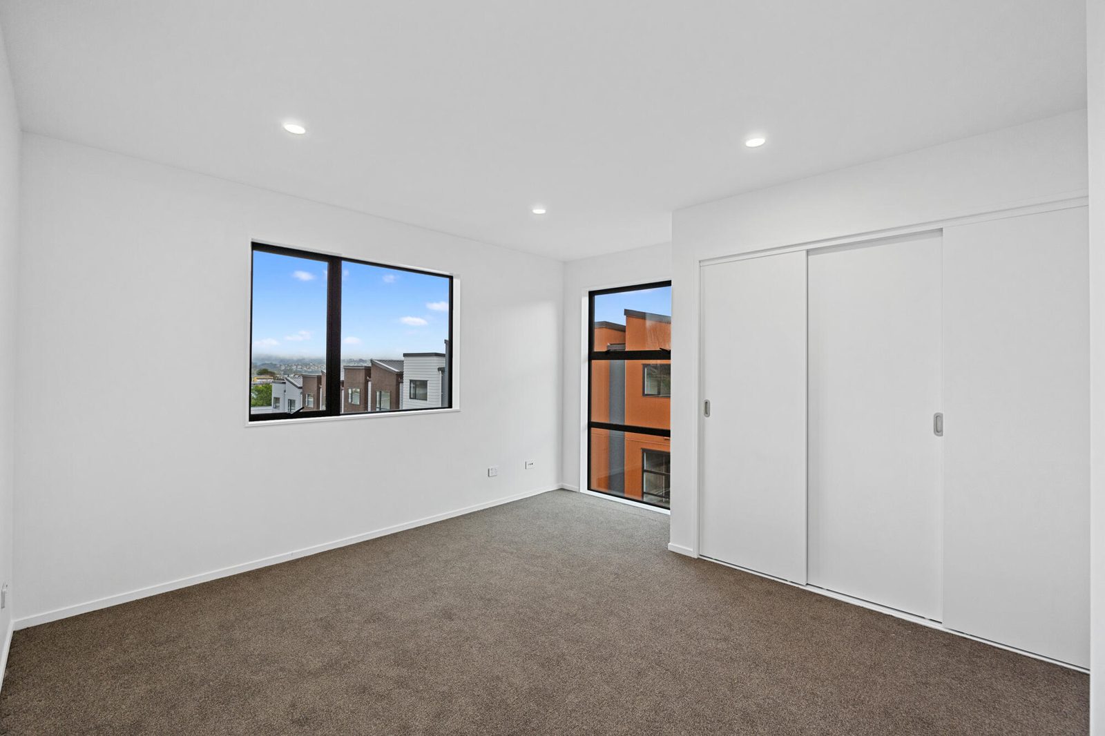 14 Raupeti Lane, Henderson, photo 9