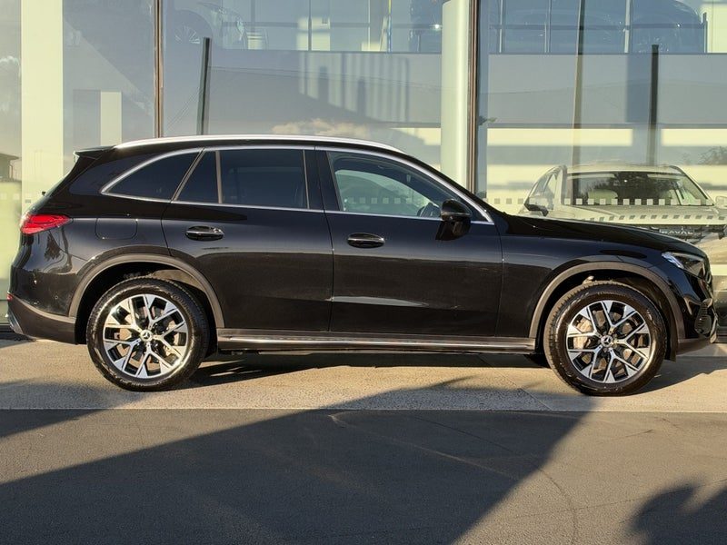 2026 Mercedes-Benz GLC 350 e, photo 3
