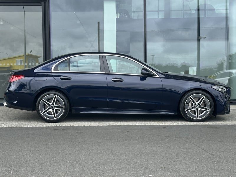 2023 Mercedes-Benz C 200 1.5PT Sedan - NZ New, photo 3