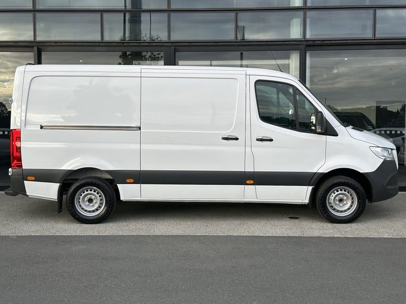 2026 Mercedes-Benz Sprinter MWB, photo 3